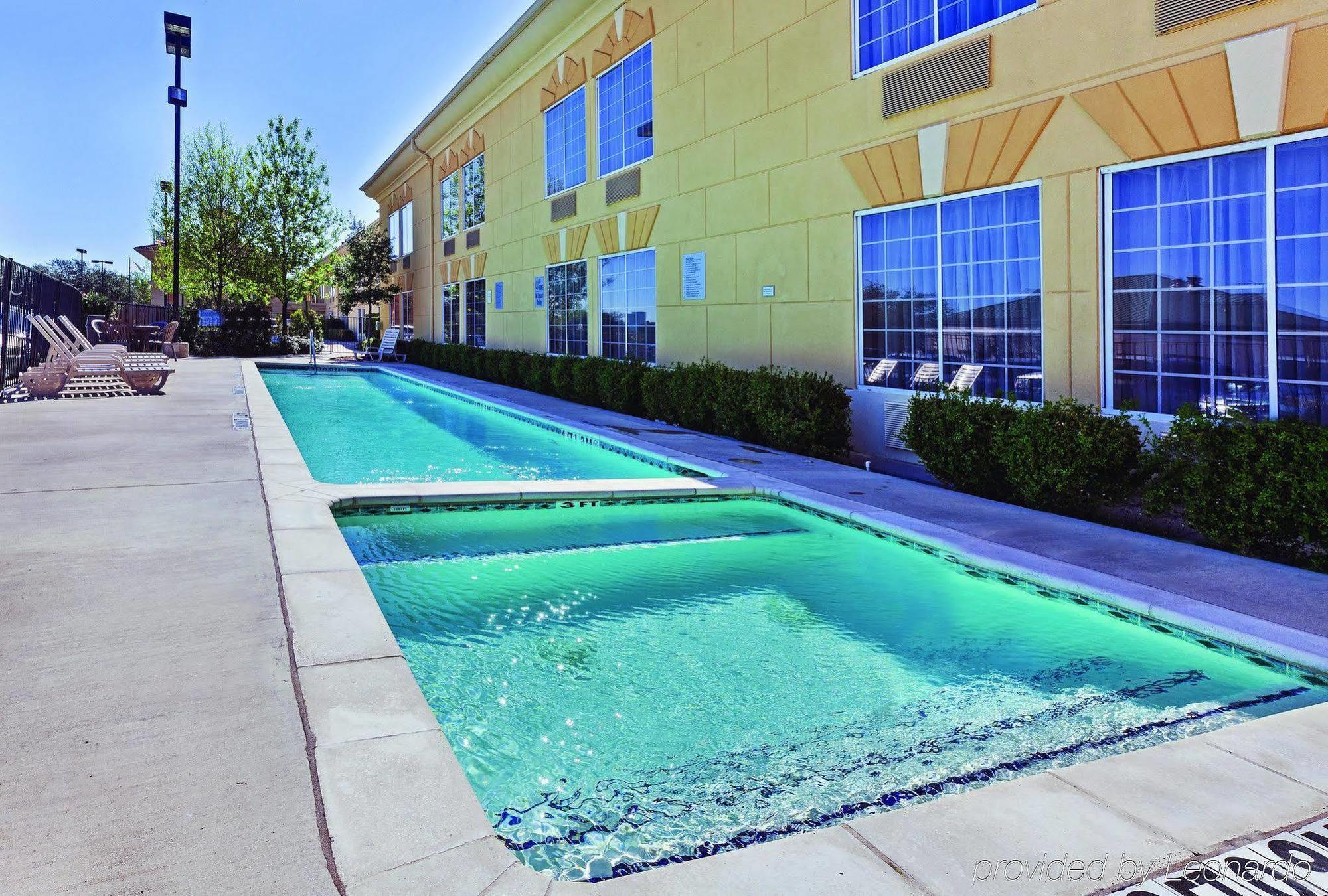 La Quinta By Wyndham Dallas - Las Colinas Irving Exterior photo